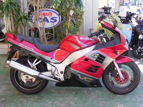 Suzuki RF400