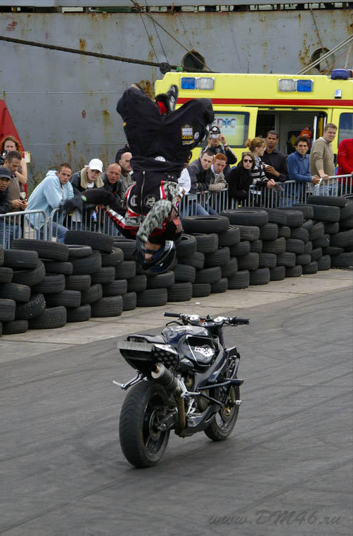 stunt racing, bike stunts